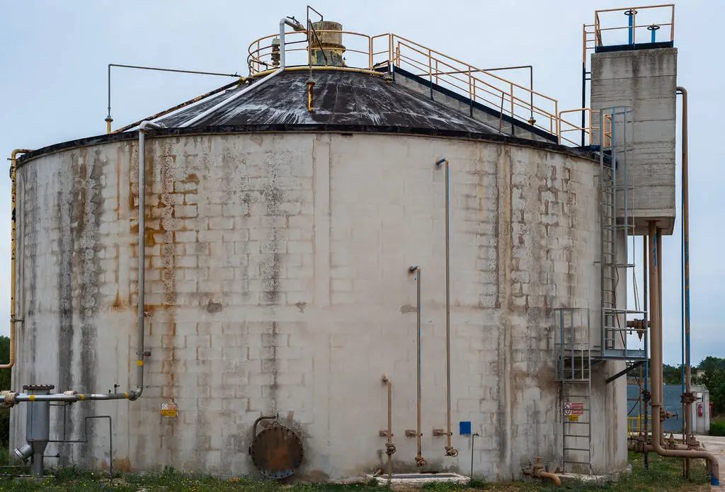 Activated sludge treatment plant