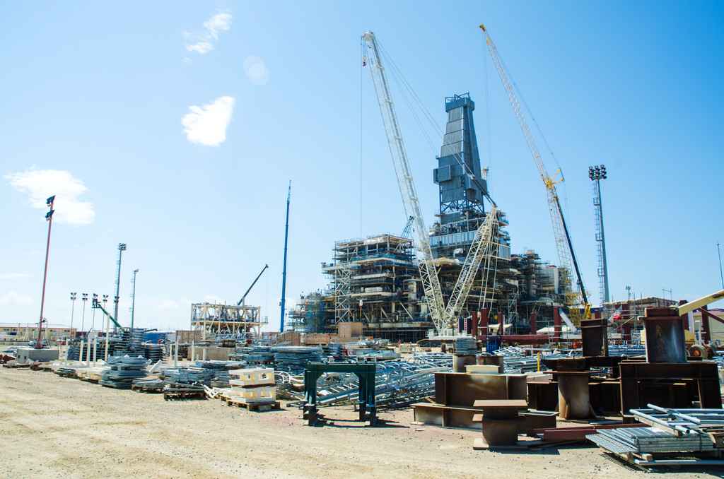 stock-photo-offshore-drilling-during-construction-onshore