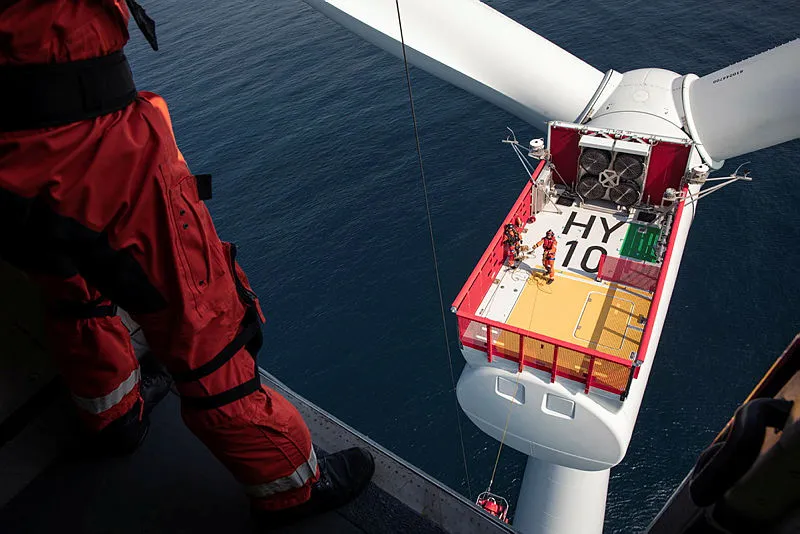 Hywind Tampen Turbine Installation