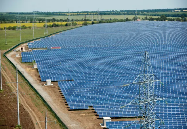 largest solar farms in India