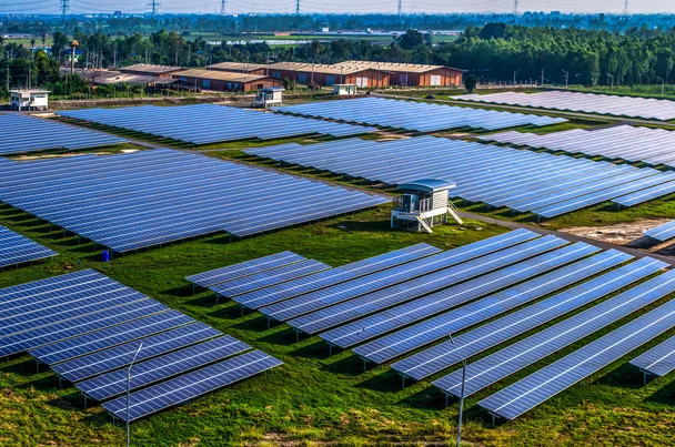 biggest solar farm in us